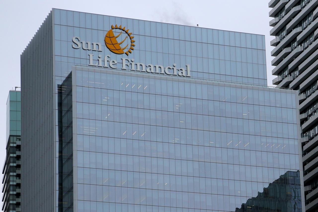 Sunlife Financial: National Bank Cuts Target on Cautious Outlook