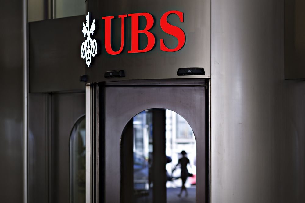 UBS Group AG stock