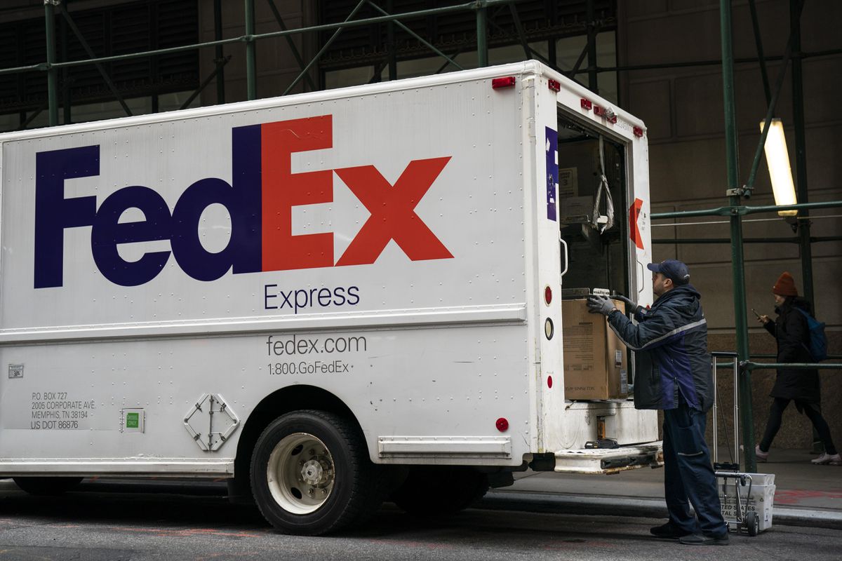 Fedex Stock Drops 10 Percent on Q2 Earnings Miss