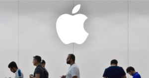 Apple Inc. (AAPL) Jefferies & Co Raises Valuation and Maintains a "Hold" Rating