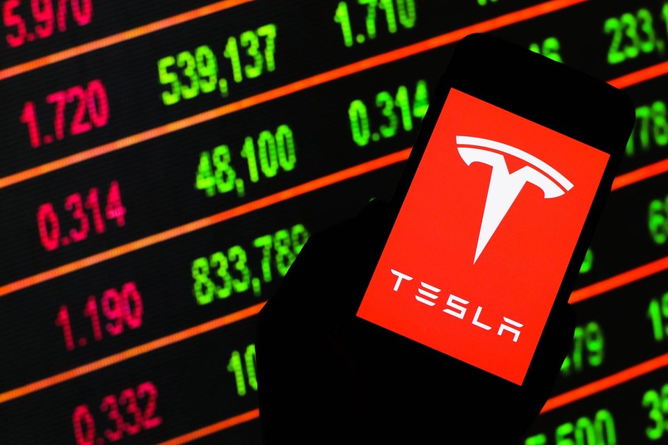 Tesla Prepares for Q4 Earnings: Investor Alert