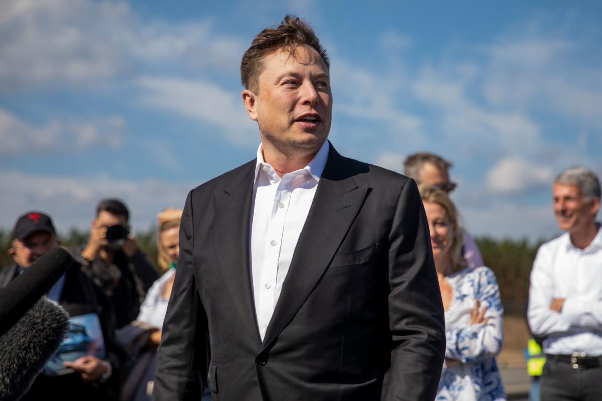 Musk donates almost 2 Billion of Tesla (TSLA:NSD) Stock in 2022