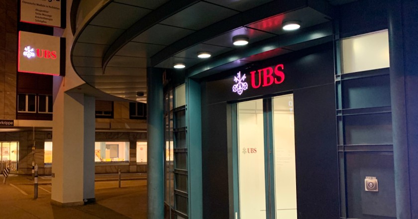 UBS De-risks Earnings with Expert Stock Picks